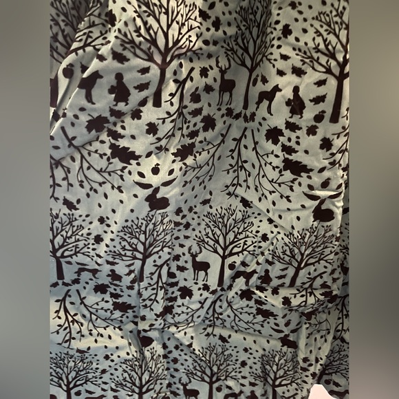 Hell Bunny Vixen plus 2XL green light velvet swing dress. 3/4 sleeves belt - Picture 5 of 14